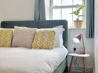 Stylish Penzance Apartment 2 Beds & Balcony - Penzance - 8