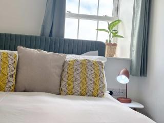 Stylish Penzance Apartment 2 Beds & Balcony - Penzance - 1