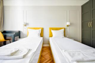 Stylish 2BD with Balcony & Desk near Vitosha Blvd - Sofia - 8