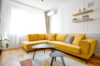 Stylish 2BD with Balcony & Desk near Vitosha Blvd - Sofia - 6