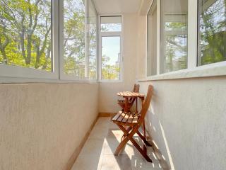 Stylish 2BD with Balcony & Desk near Vitosha Blvd - Sofia - 1