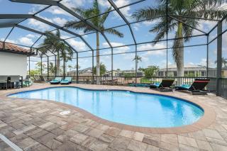 WOW! Waterfront Luxury, Heated Pool, Bikes, Dock w/Tiki - Best Beach Villa - Roelens - 0