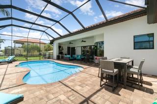 WOW! Waterfront Luxury, Heated Pool, Bikes, Dock w/Tiki - Best Beach Villa - Roelens - Cape Coral - 4