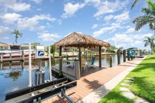 WOW! Waterfront Luxury, Heated Pool, Bikes, Dock w/Tiki - Best Beach Villa - Roelens - Cape Coral - 3