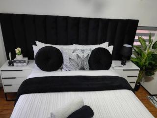 Top-Floor Open En-Suite Studio - Weltevredenpark - 5