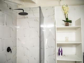 Top-Floor Open En-Suite Studio - Weltevredenpark - 3