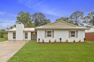 4BR Ocean Springs Home with Luxury Amenities - 0