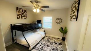 4BR Ocean Springs Home with Luxury Amenities - 1
