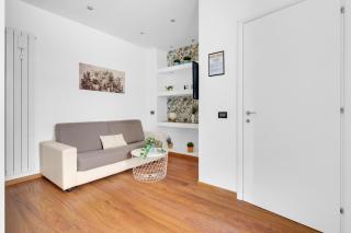 SIMPLY HOME SARONNO Stazione-Centro-Milano-Varese-Como-MXP - Saronno - 0