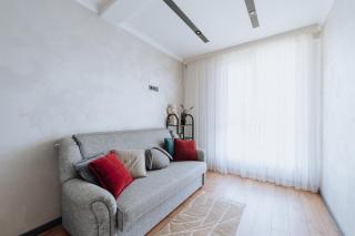 Chisinau Parkside 2-Bed Apartment with Kitchen - 2