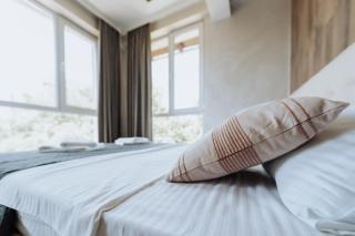 Chisinau Parkside 2-Bed Apartment with Kitchen - 4