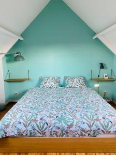 Ruime zolderkamer in herenhuis met dubbel bed - Antwerp - 2