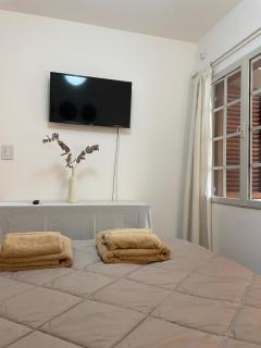Departamento PB, patio y asador privados - NUEVO SERVICIO Estacionamiento 24hs INCLUIDO - Cerca de hotel Quinto Centenario, Nuevocentro shopping, Hospital Clinicas y Club Universitario Córdoba Sede central - 7