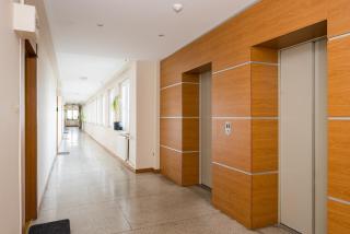 8th Floor City View Apartment by BookingHost - Warschau - 9