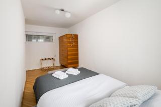 8th Floor City View Apartment by BookingHost - Warsaw - 3