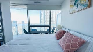 Superior Lakeview Luxury 3-Bedroom Suite on High Floor - 9