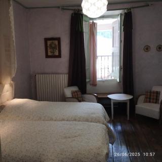 Grand appartement de charme avec parking privé - Florac - 9