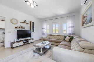 Hometown Apartment 2 - Gjirokastra - 0