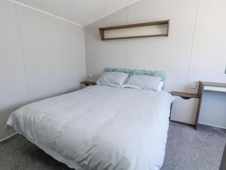 13 Sunset Terrace Rockley Park - Poole - 2