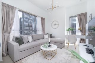 Vogue Vacation Homes, Downtown Bellevue Towers near Burj Khalifa and Dubai Mall, One Bedroom Apartment with City View, Full Access to all Amenities - 3