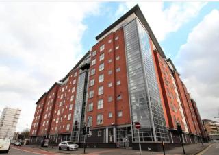 Modest and Minimal 2 bedroom flat - Leicester - 4