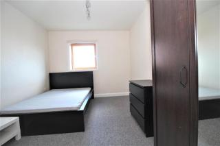 Modest and Minimal 2 bedroom flat - Leicester - 1