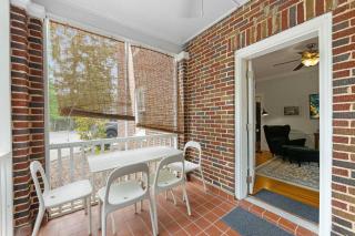Chic Comfortable 2BR with Porch near Dilworth - 1