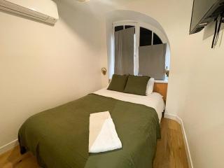 Charming New Apt with AC - Historical Center - 3