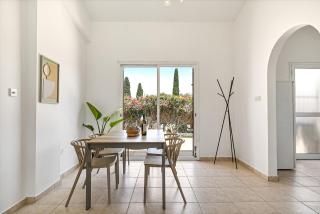 Coral Bay Avenue Villa by Vichy Holidays - Paphos - 8