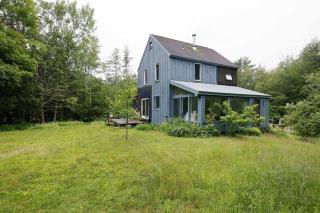 Light-filled cottage on a picturesque dirt road - New Marlborough - 8