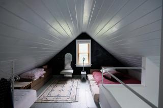 Light-filled cottage on a picturesque dirt road - New Marlborough - 1