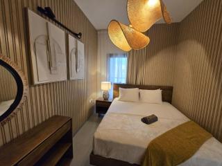 1BR Apartment With Balcony Top Floor Sleeps 3 by BlueCloud holidays - Sharjah - 0