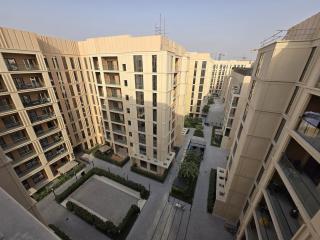 1BR Apartment With Balcony Top Floor Sleeps 3 by BlueCloud holidays - Sharjah - 8