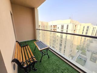 1BR Apartment With Balcony Top Floor Sleeps 3 by BlueCloud holidays - Sharjah - 5
