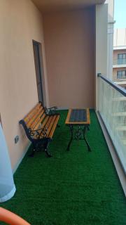 1BR Apartment With Balcony Top Floor Sleeps 3 by BlueCloud holidays - Sharjah - 4