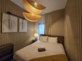 1BR Apartment With Balcony Top Floor Sleeps 3 by BlueCloud holidays - Sharjah - 2