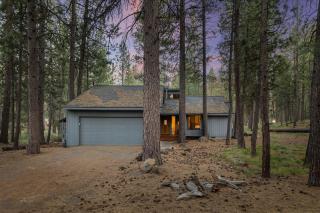 3 Br Sleeps 7 Hot Tub Foosball Wood Stove Bikes - Sunriver - 4