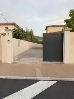 Spacious Quiet Comfortable - Independant Villa - 150m from famous Les Lecques Beach - Plenty car park - 8