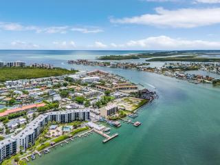 Sunrise Bay Resort - Marco Island - 3