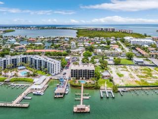 Sunrise Bay Resort - Marco Island - 6