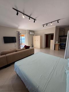 Glen's Rooftop - Saranda - 5