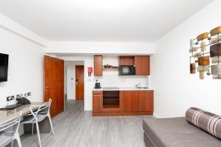 Stylish 2 Bed Apartment at Roland House - Londra - 0