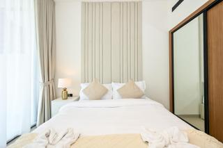 Fully Furnished Luxury 1BR with Pool and Gym - 4