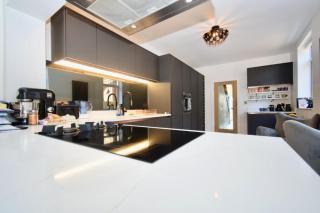 Stylish 5BR House 3BATH Sleeps 9 - Leicester - 5