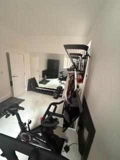 Stylish 5BR House 3BATH Sleeps 9 - Leicester - 2