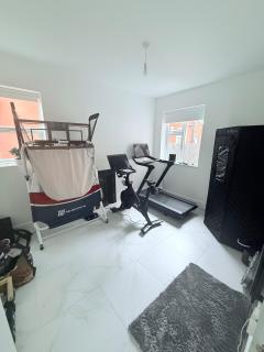 Stylish 5BR House 3BATH Sleeps 9 - Leicester - 1