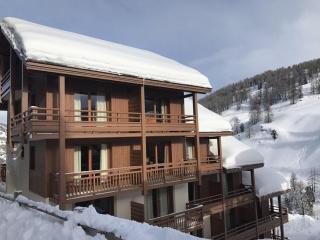 VARS aux pieds des pistes Appartement T2 4 personnes Résidence 4 étoiles avec piscine et parking privés - Vars - 7