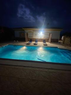 Casa Bueno Sunset Villa - Sleeps 7 Pool & AirCon - - 1