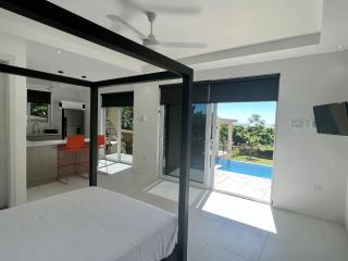 The Indianna Luxury Pool & Spa - Whitehouse - 6