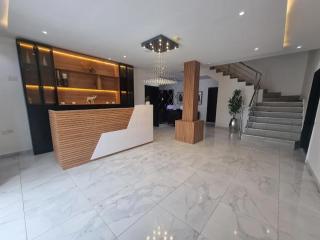 HomeWorth Hotel - Efiran - 9
